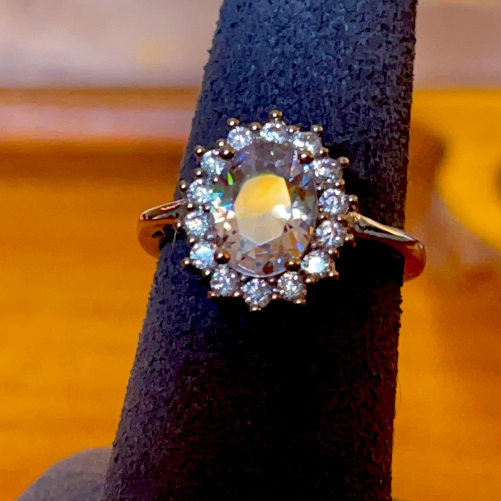 Stunning size 7 ring - costume